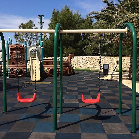 Paradise Resort Vanesa ヴィル エクステリア 写真