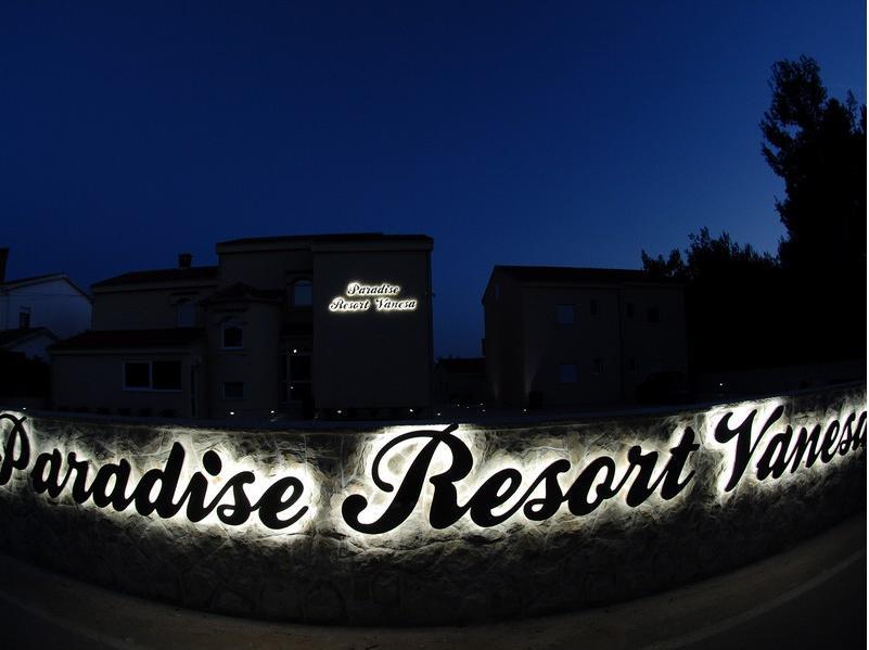 Paradise Resort Vanesa ヴィル エクステリア 写真